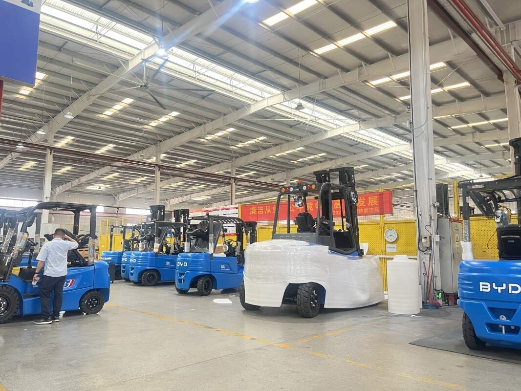 三支点电动叉车和四支点电动叉车，百色怎么选