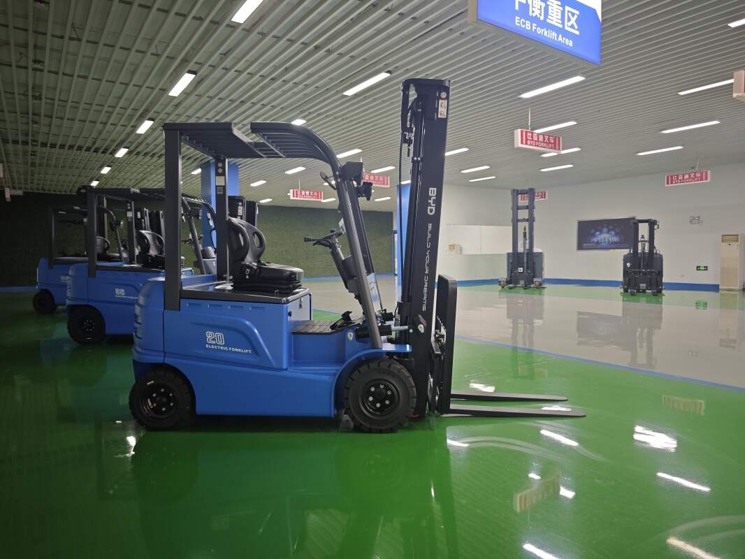 梧州铝厂老板买三支点电动叉车的心得：从选型到落地